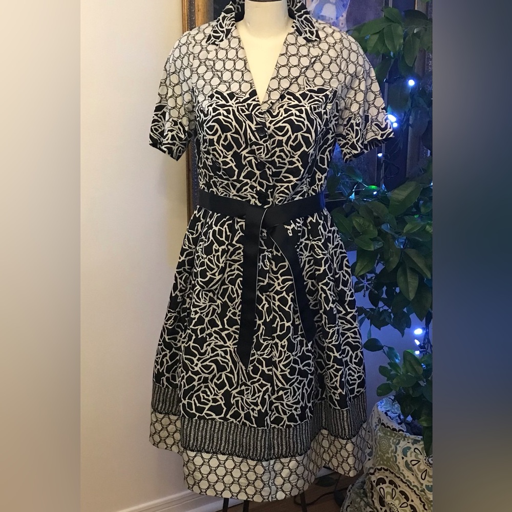 Beautiful Teri Jon - Rickie Freedman Dress - Size Medium